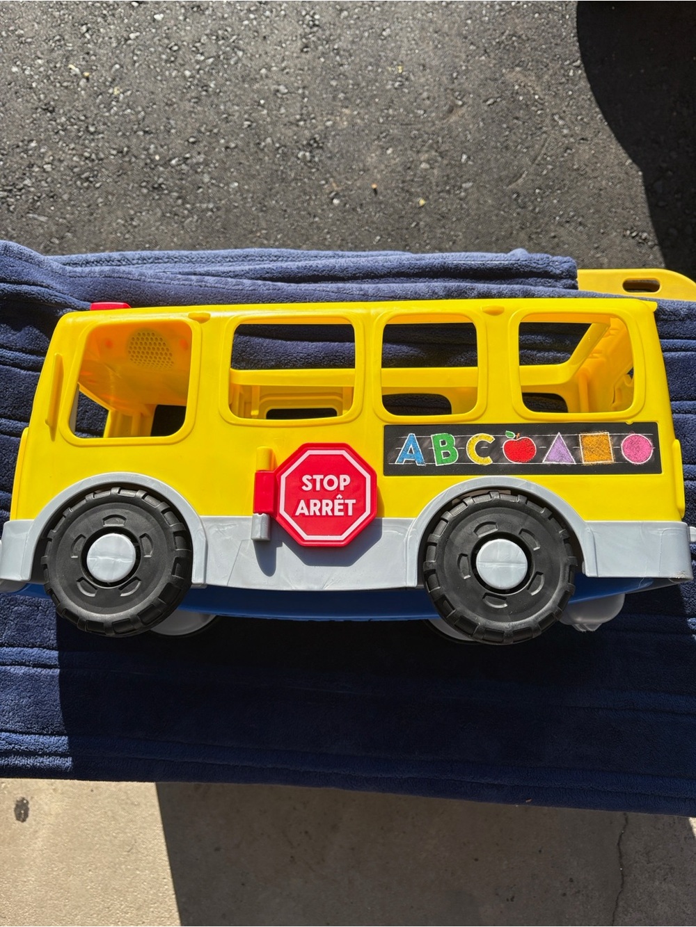 Little people bus